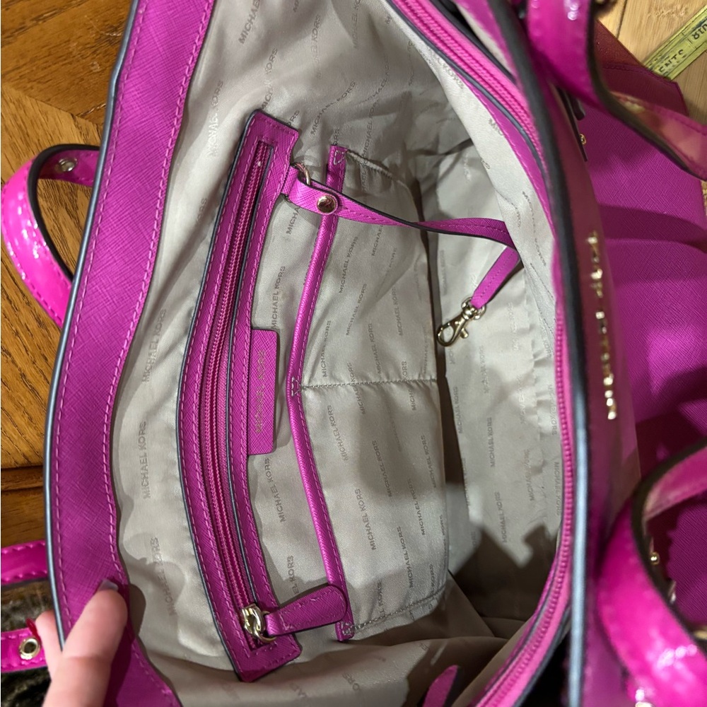 Michael Kors Shimmering Pink Voyager Tote and Matching Wallet Set - Picture 6 of 14